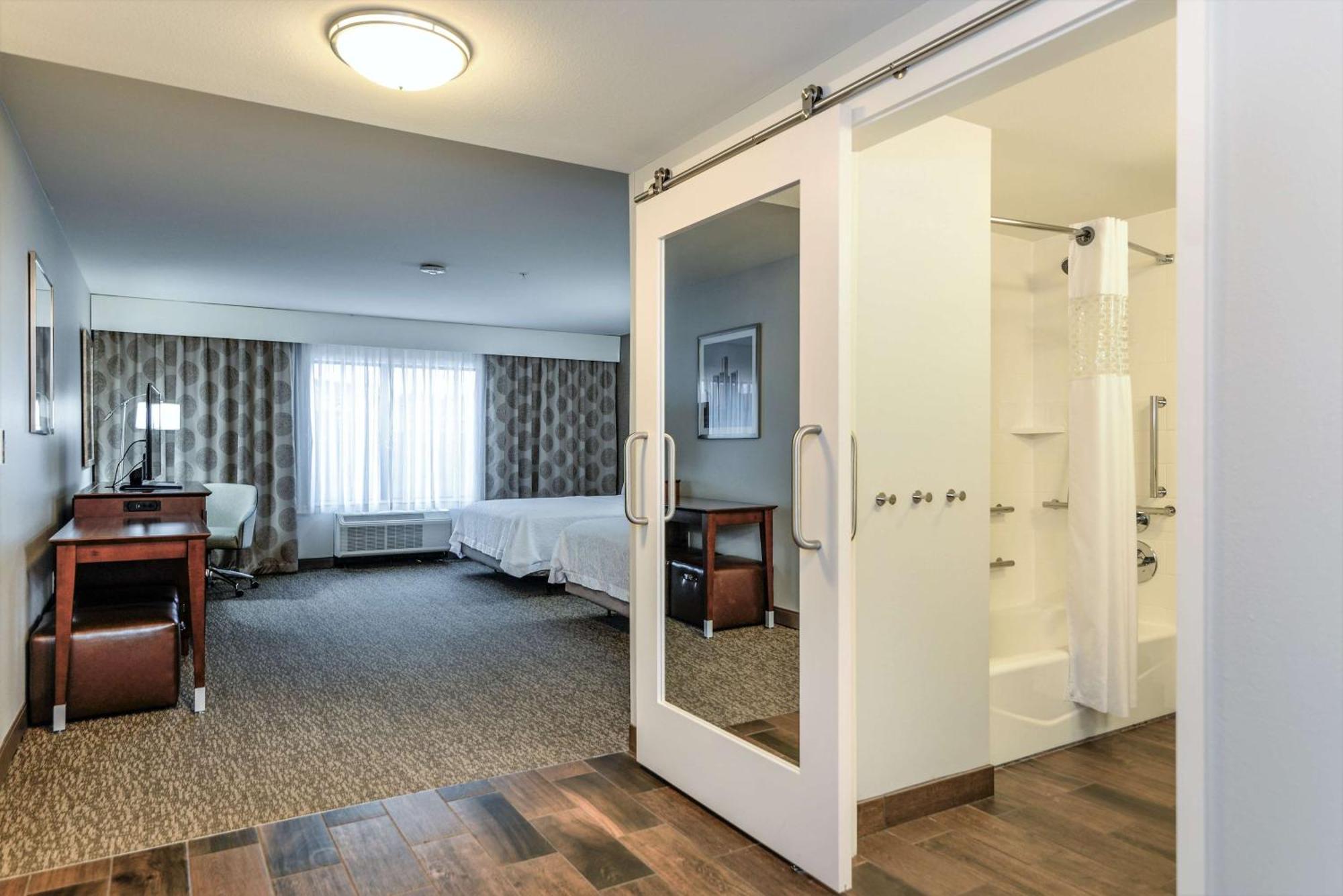 Hampton Inn Brighton Mi Exterior photo